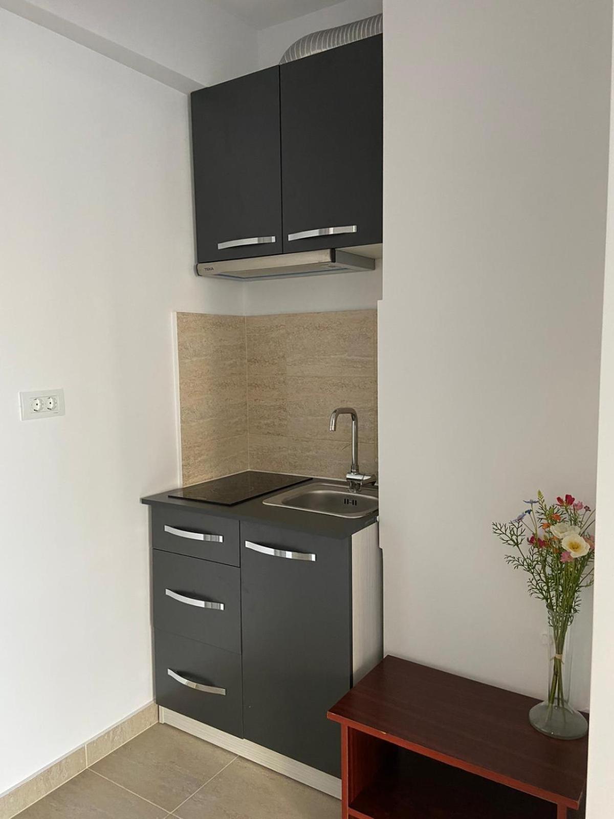 Minimalist Place Bucarest